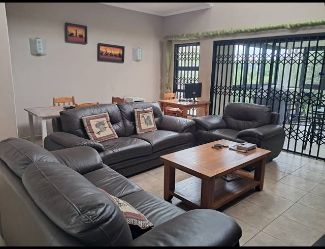 3 BEDROOM APARTMENT FOR SALE IN PALM LAKES ESTATE